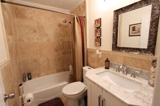 Building Photo - 6517 Sivley St