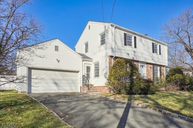 Building Photo - 231 Short Hills Ave