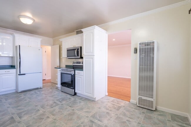 Building Photo - 3834 Colegrove St