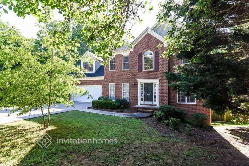 Primary Photo - 430 Croftwood Close