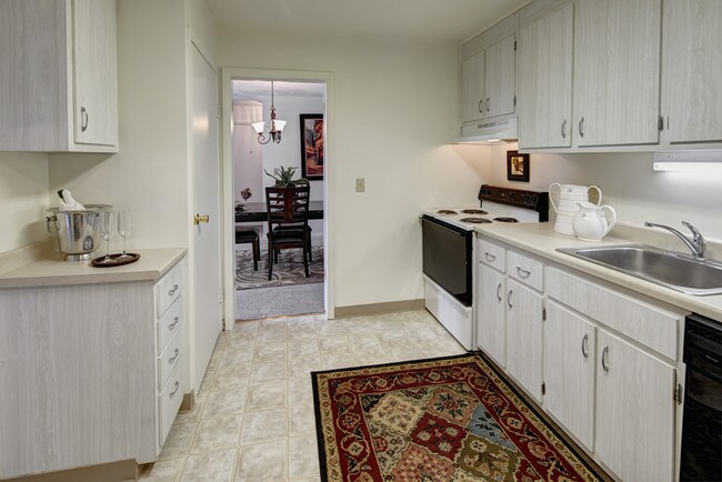 Kings Gate West Apartments - Camillus, NY | Apartments.com