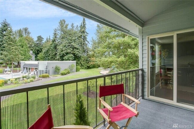 Foto del edificio - 4647 West Lake Sammamish Pkwy NE