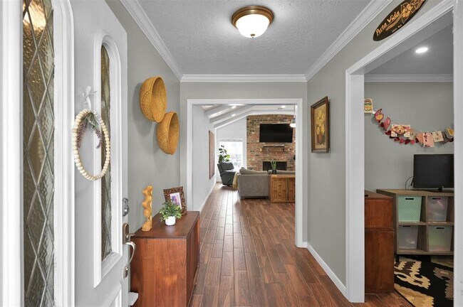 Building Photo - 7402 Ramblewood Dr