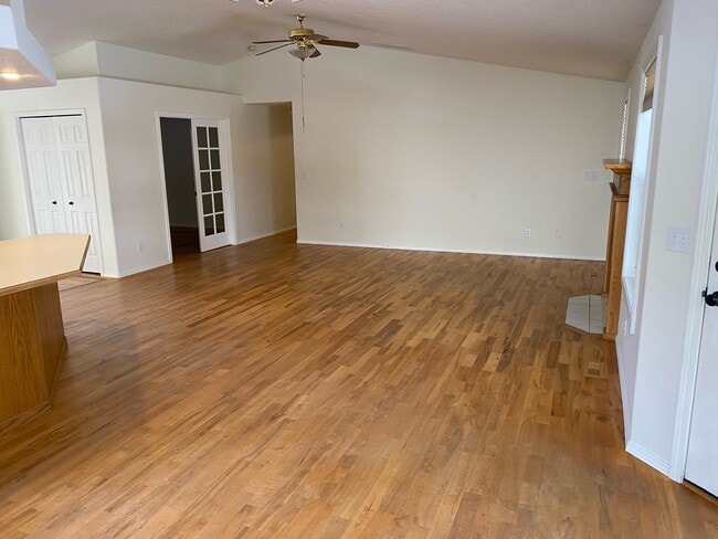 Building Photo - 2601 San Marco Way