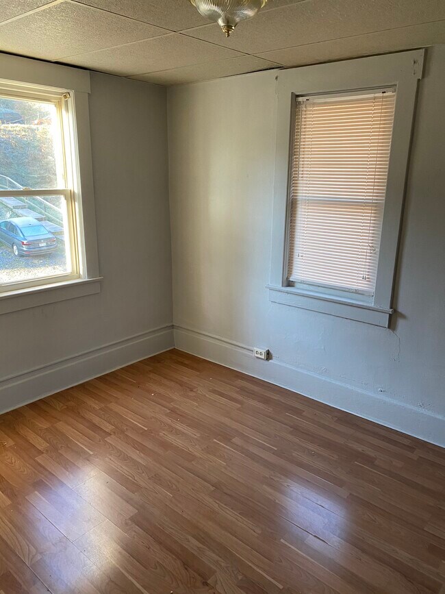 539 Deckers Creek Ave, WV 26501 House Rental in