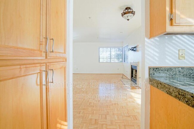 Foto del edificio - 340 Pheasant Ridge Rd