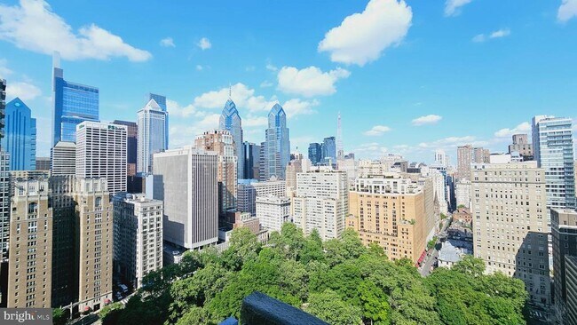 Building Photo - 224-30 W Rittenhouse Square