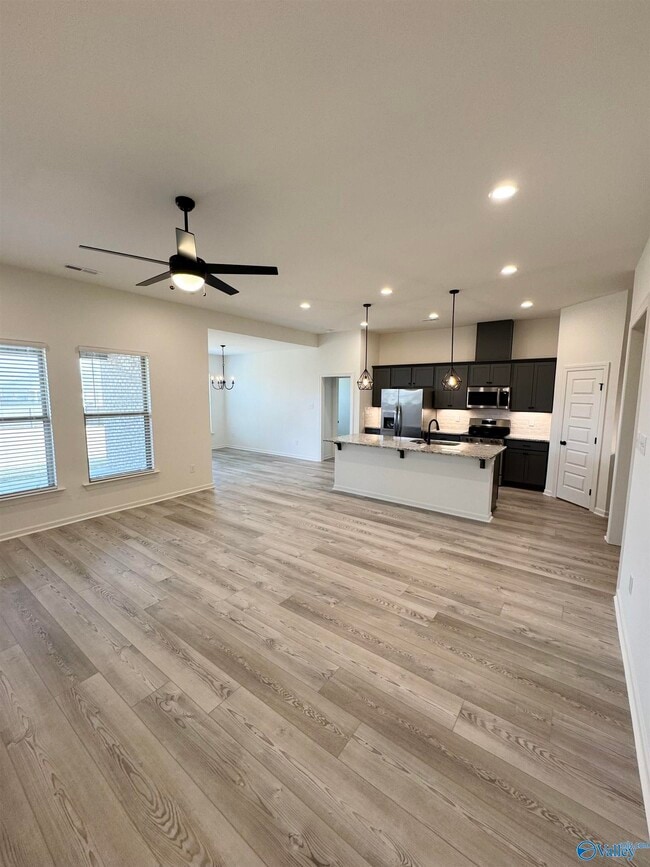 Foto del edificio - 16702 Ted Childs Dr