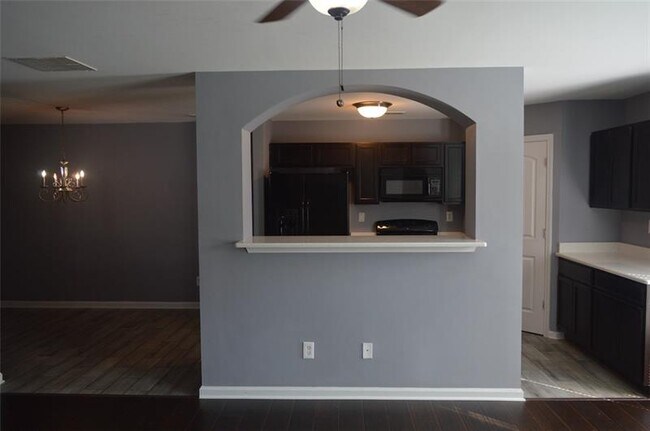 Building Photo - 343 Oaktown Pl