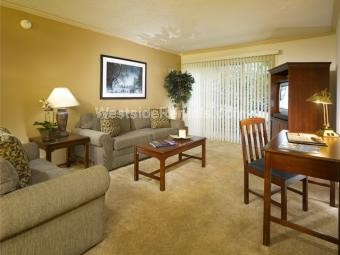Foto principal - 3600 Barham Blvd