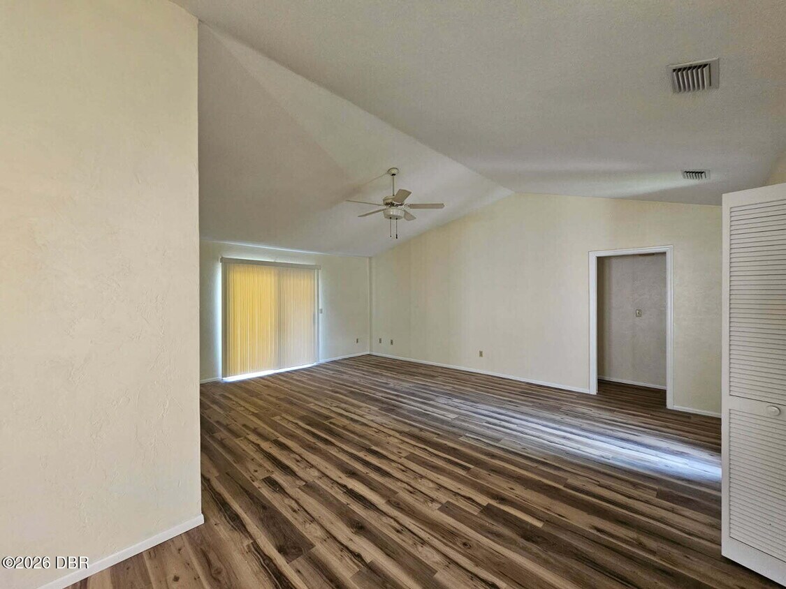 Building Photo - 621 Cole Dr