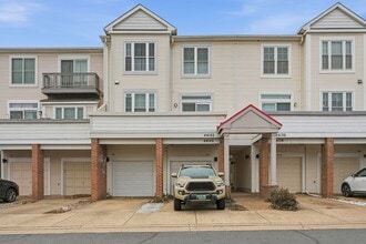 Building Photo - 44142 Shady Glen Terrace