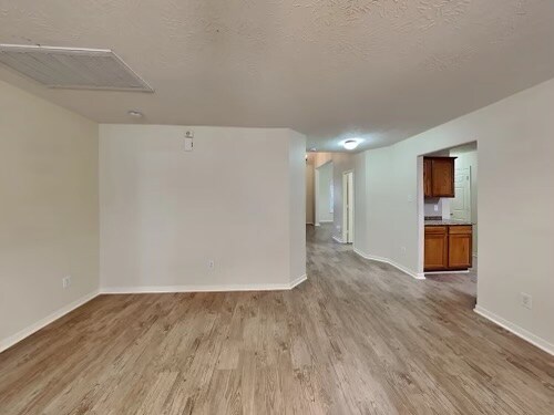Building Photo - 8617 Discus Dr