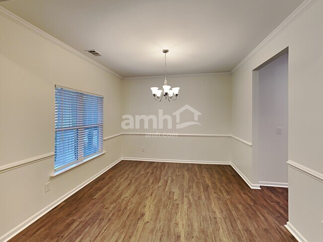 Building Photo - 515 S Fortune Way