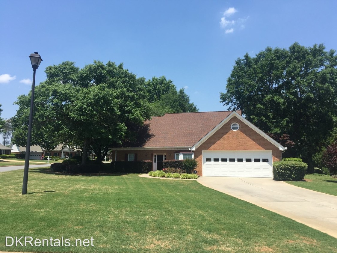 3 br,  bath House - 190 North Farm Dr - House for Rent in Alpharetta, GA  