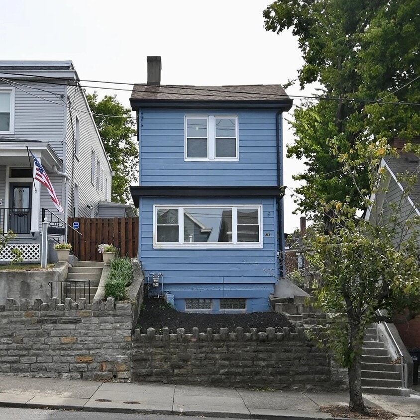 Primary Photo - 212 Washington Ave