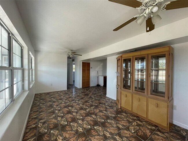 Foto del edificio - 3308 Elkcam Blvd