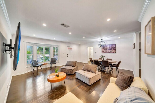 Foto del edificio - 17946 Valley Vista Blvd