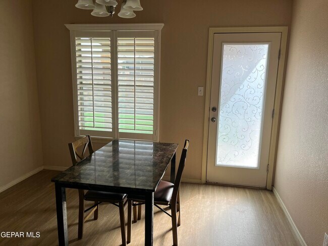 Foto del edificio - 3836 Loma Cortez Dr