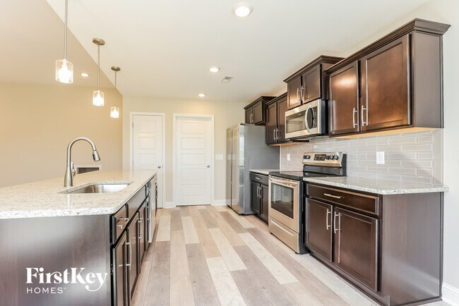 Building Photo - 1381 Dan Brown Dr