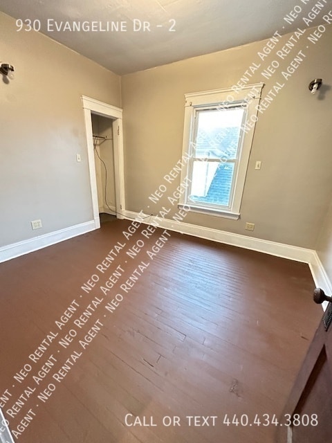 Foto del edificio - 930 Evangeline Rd