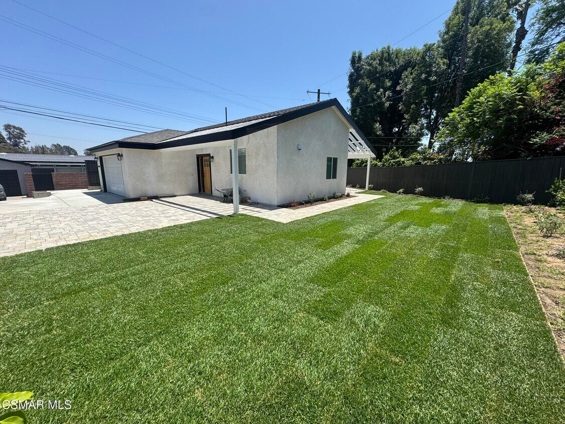 Primary Photo - 17018 Midwood Dr