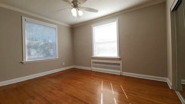 Foto del edificio - 803 Westwood Dr