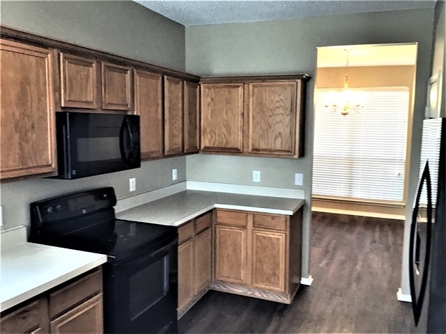 Foto del edificio - 304 Double Oak Ln