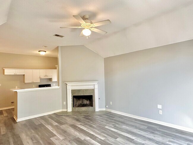 Building Photo - 6876 Wrigley Dr