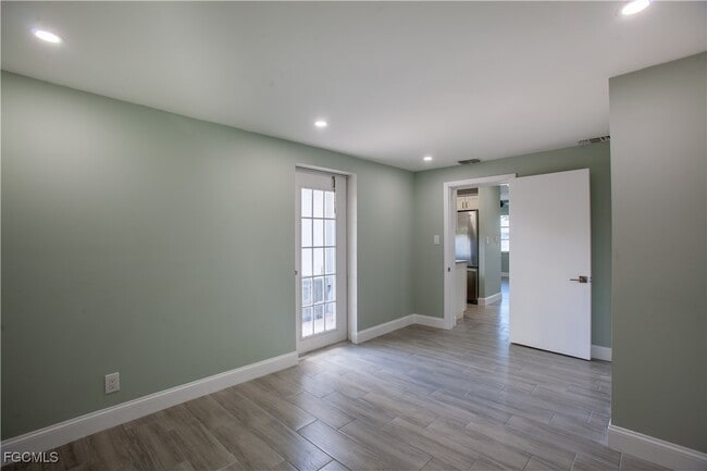 Foto del edificio - 348 Crestwood Ave