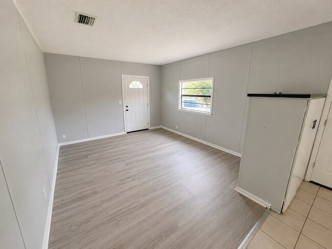 Foto del edificio - 1BR/1BA Dade City Duplex Near the Withlacoochee River