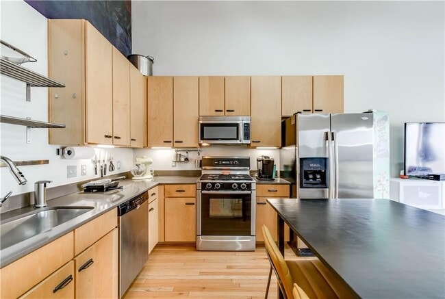 Foto del edificio - 6000 S Congress Ave