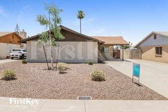 Building Photo - 4716 S Kenwood Ln