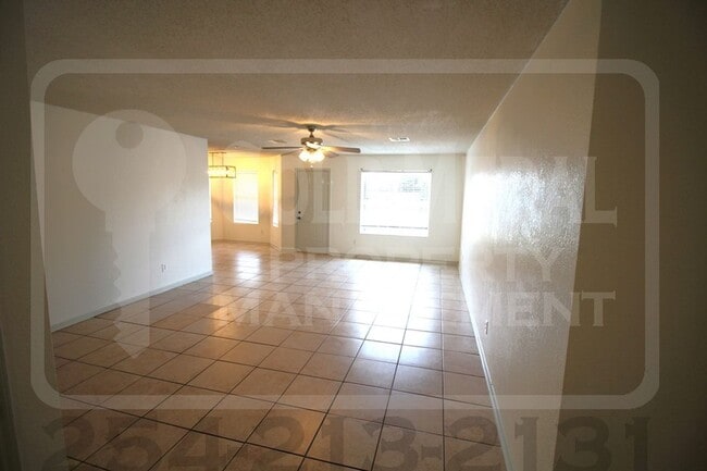 Foto del edificio - Beautiful 4-Bed, 2-Bath Home - Now Availab...
