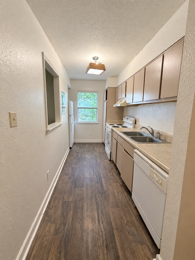 Building Photo - 2518-202 Avent Ferry Road