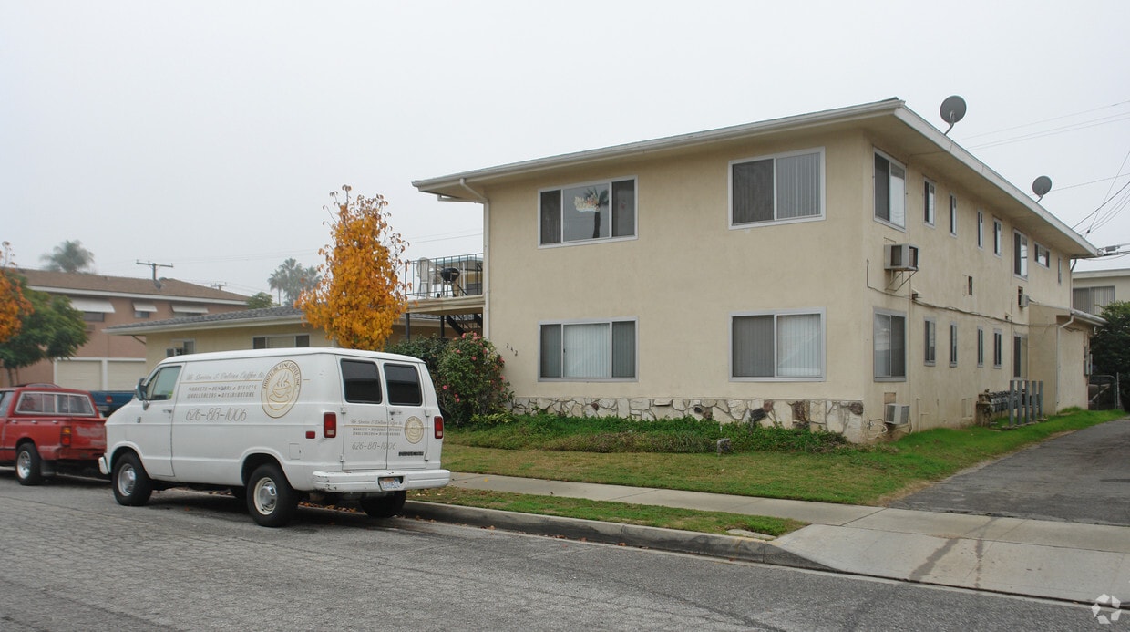 Building Photo - 242 E Navilla Pl