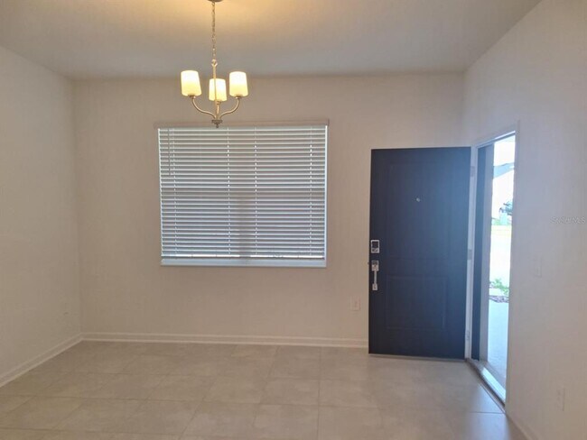 Building Photo - 3999 Ambrose Ave