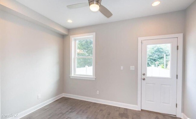 Building Photo - 2 br, 2 bath  - 2440 W Jefferson St