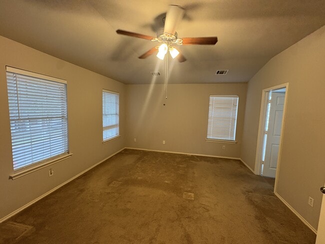 Building Photo - 4631 Mather