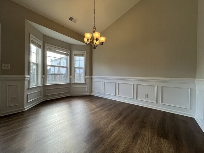 Foto del edificio - 2004 Helleri Dr