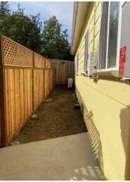 Left side - 102 Kelobra Ct