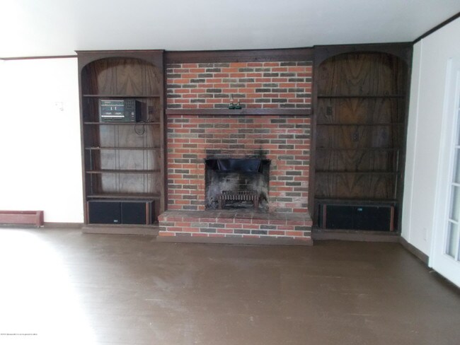 Building Photo - 319 Grawtown Rd