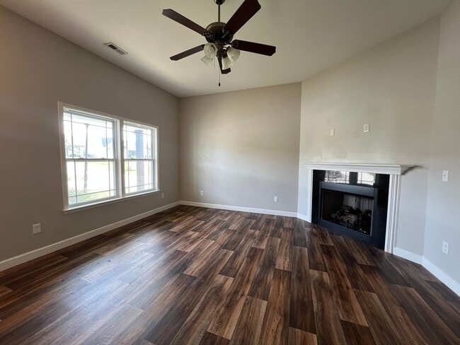 Foto del edificio - Spacious 3/2 Move In Ready Now!