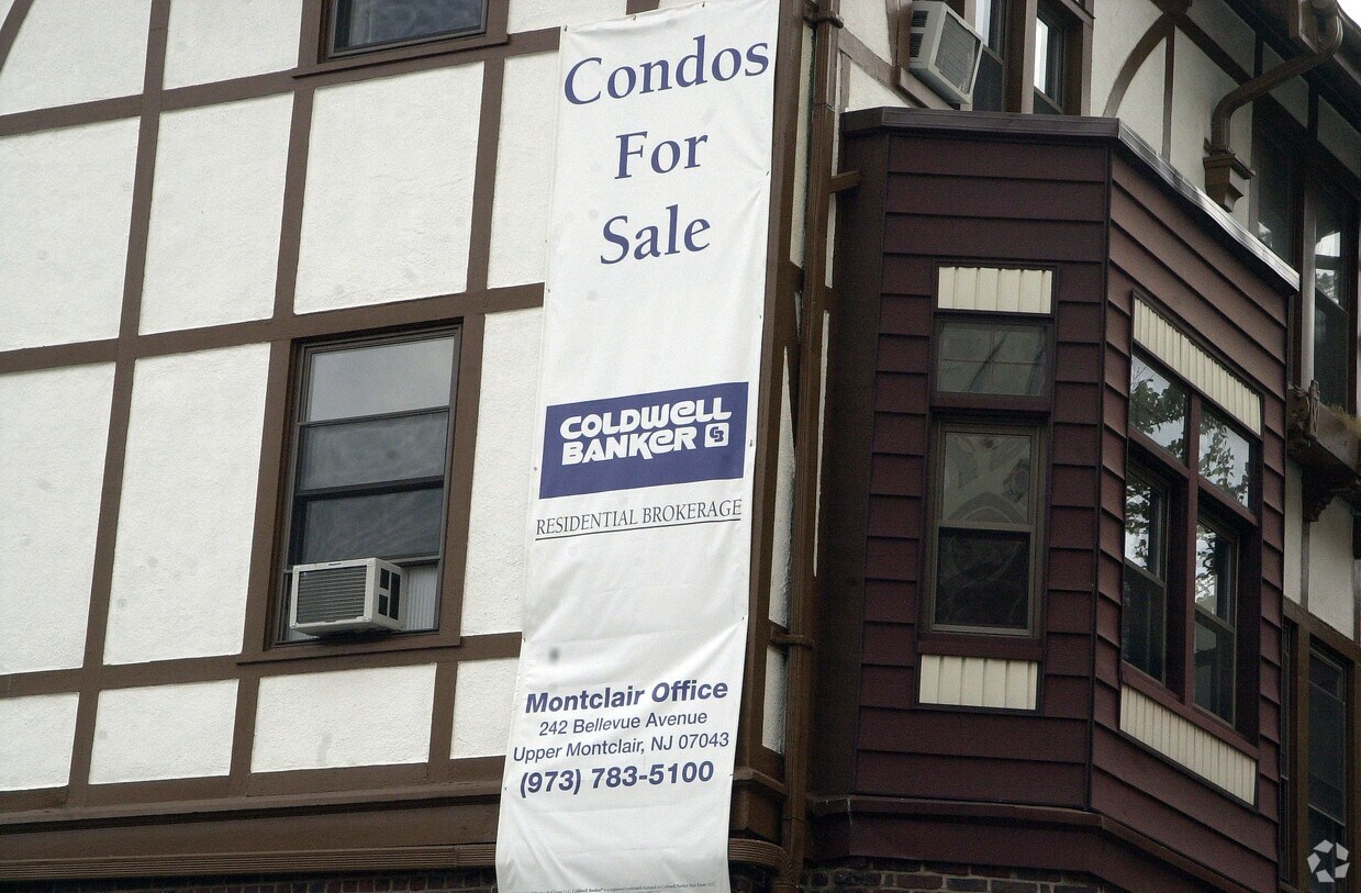 Building Photo - 51 S Park St