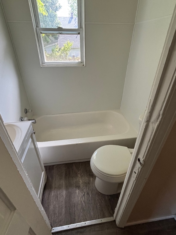 Building Photo - 338 W 17th St