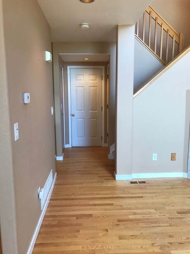 Foto del edificio - Beautiful 2 BED/3 BATH Louisville Townhome...