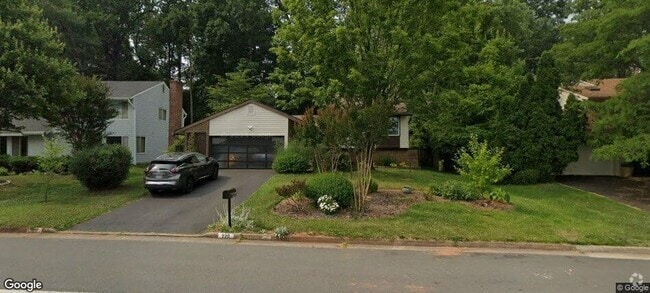 220 Sugarland Run Dr