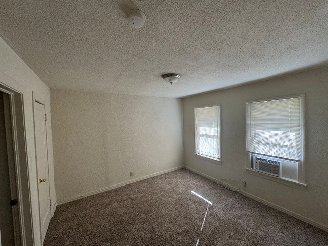 Building Photo - 300 Delmar Ct