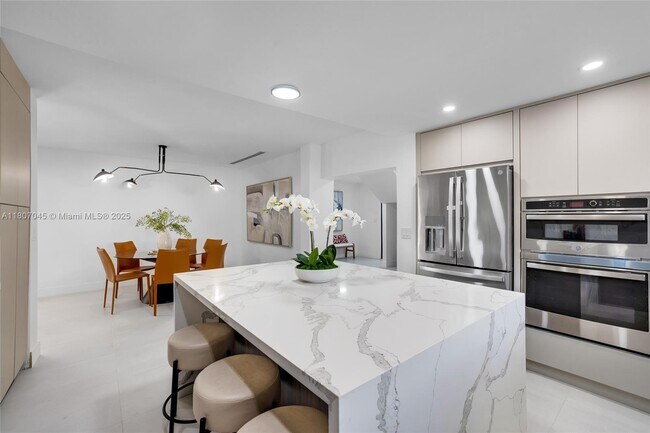Foto del edificio - 210 NE 107th St