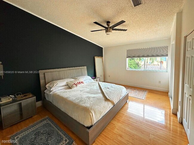 Foto del edificio - 3 br, 2.5 bath Townhome - West Kendall Lak...